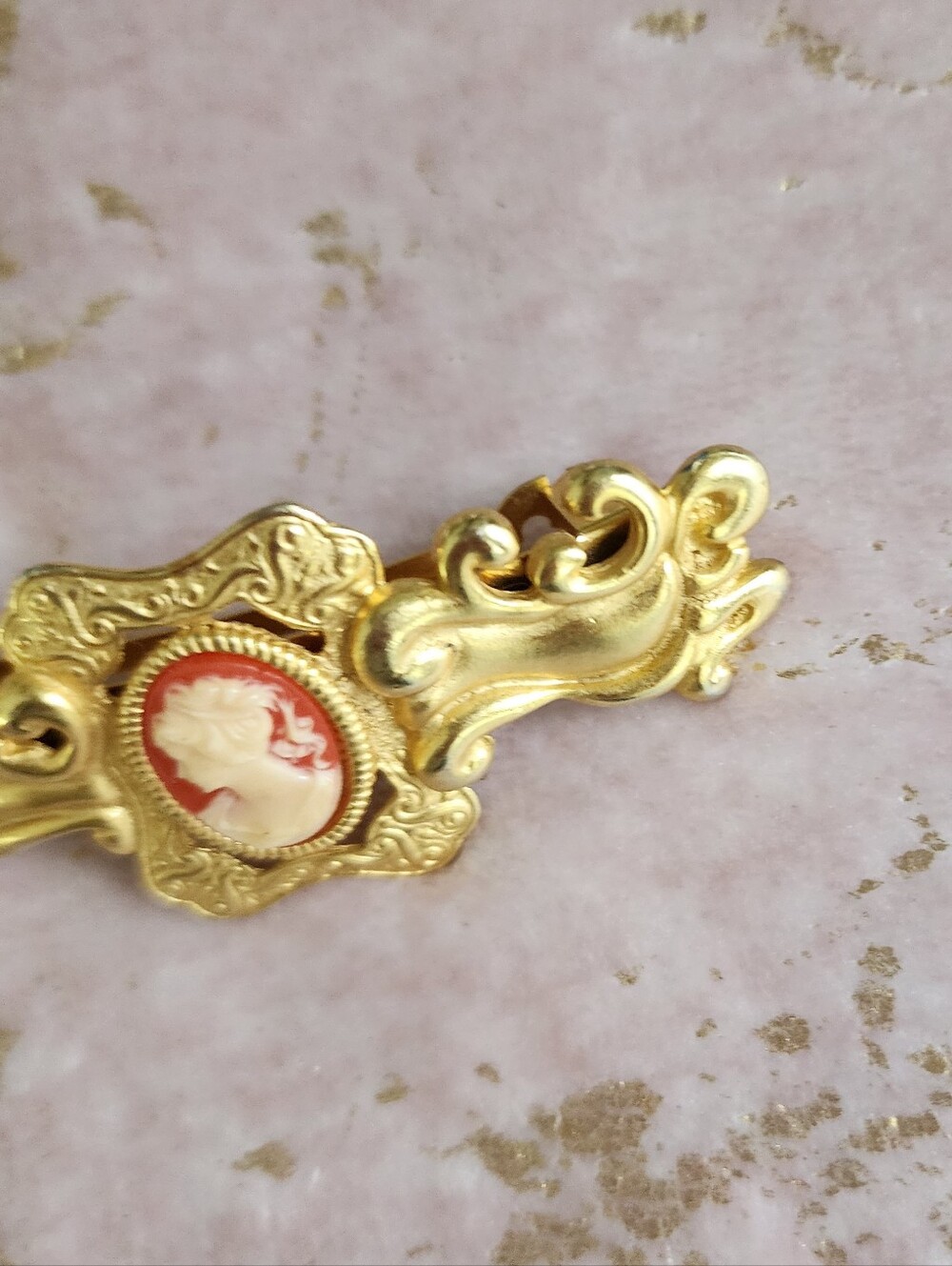 HAIR CLIP | Cameo Goldtone Hair Clip - Picture 9 of 17